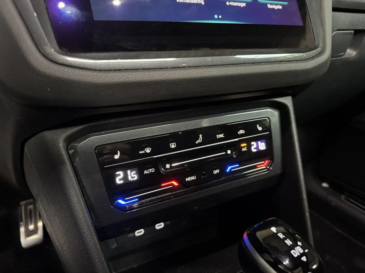 1.4 TSI eHybrid R-Line / Pano / 360 / Led /