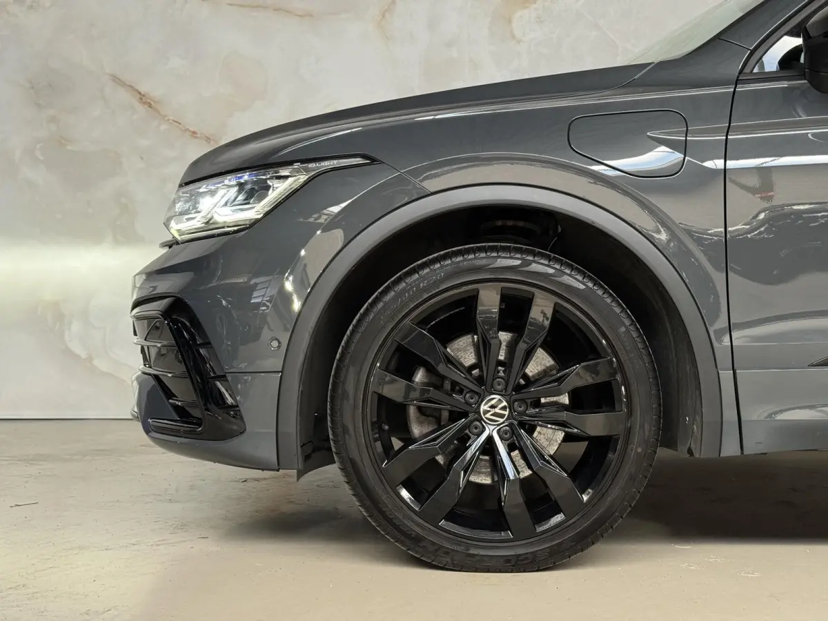1.4 TSI eHybrid R-Line / Pano / 360 / Led /