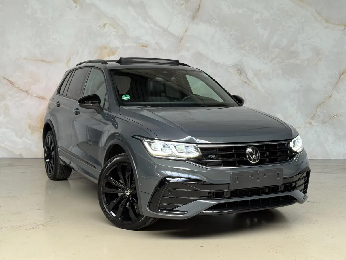 1.4 TSI eHybrid R-Line / Pano / 360 / Led /