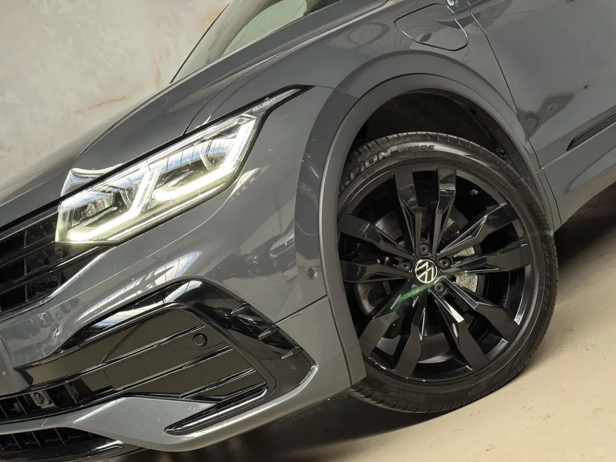 1.4 TSI eHybrid R-Line / Pano / 360 / Led /