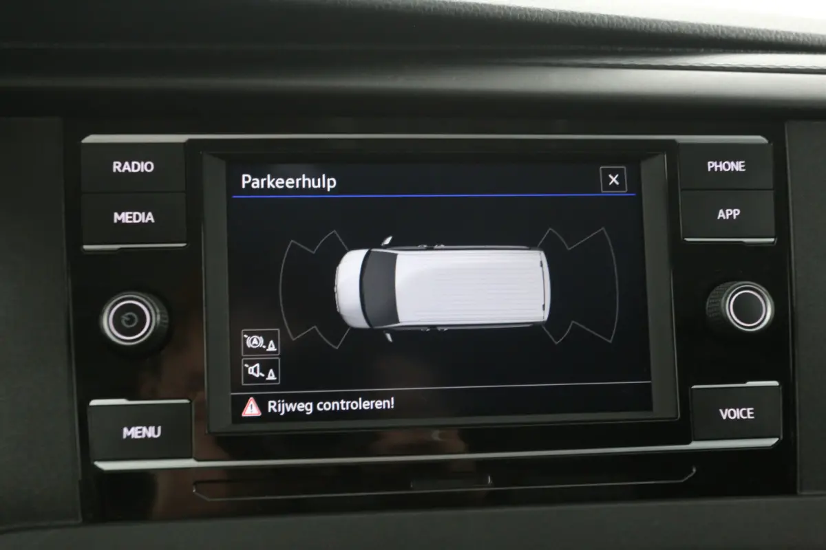 2.0 TDI 150PK L1H1 | Automaat | Airco | Cruise | Carplay | Parkeersens. | Stoelverw.