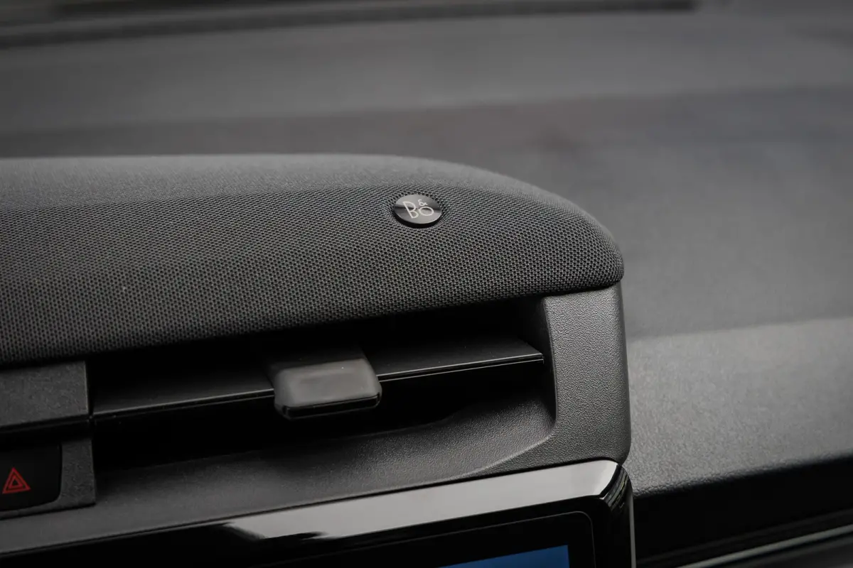 1.0 EcoBoost Sound Edition | High end B&O audio | Cruise adaptief | Matrix LED | Stuur/stoel/voorruit verwarming | Elektrisch bedienbare achterklep | Achteruitrijcamera | Afwijkende dakkleur