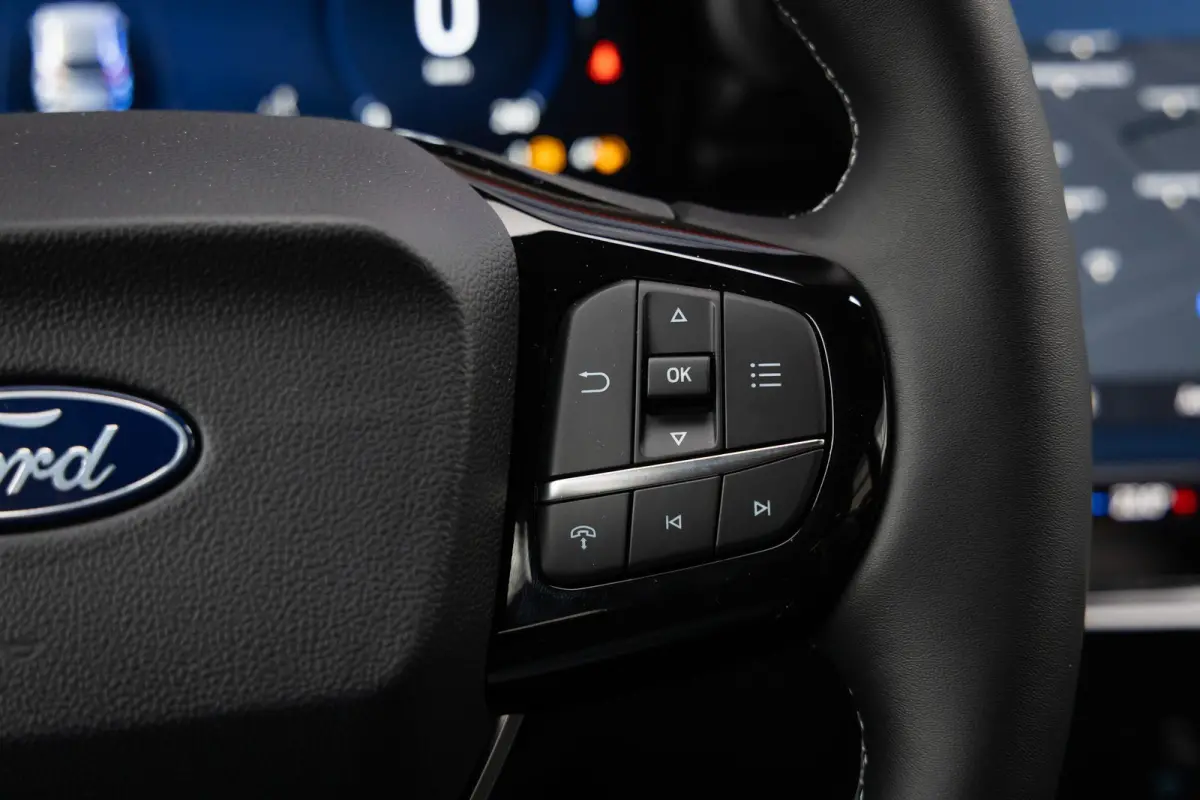 1.0 EcoBoost Sound Edition | High end B&O audio | Cruise adaptief | Matrix LED | Stuur/stoel/voorruit verwarming | Elektrisch bedienbare achterklep | Achteruitrijcamera | Afwijkende dakkleur