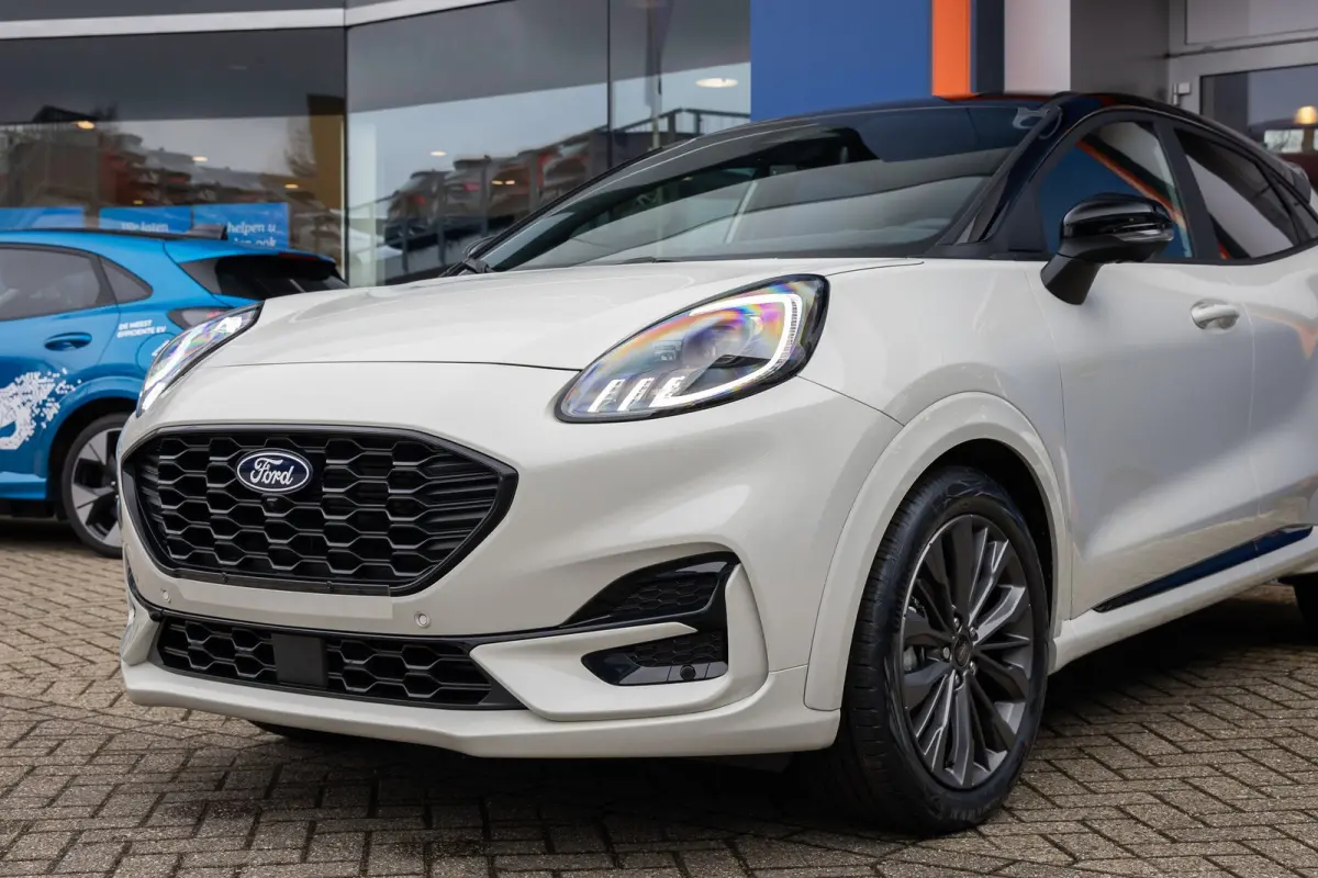 1.0 EcoBoost Sound Edition | High end B&O audio | Cruise adaptief | Matrix LED | Stuur/stoel/voorruit verwarming | Elektrisch bedienbare achterklep | Achteruitrijcamera | Afwijkende dakkleur