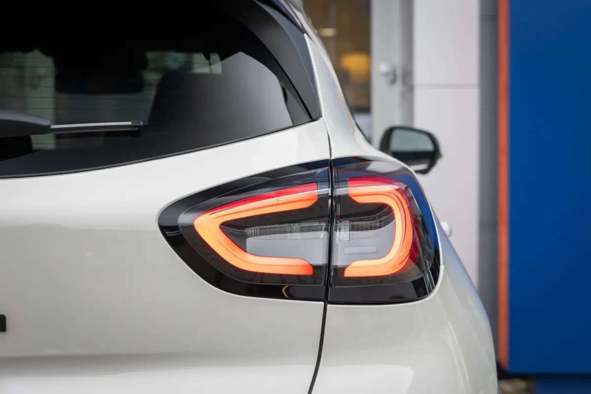 1.0 EcoBoost Sound Edition | High end B&O audio | Cruise adaptief | Matrix LED | Stuur/stoel/voorruit verwarming | Elektrisch bedienbare achterklep | Achteruitrijcamera | Afwijkende dakkleur