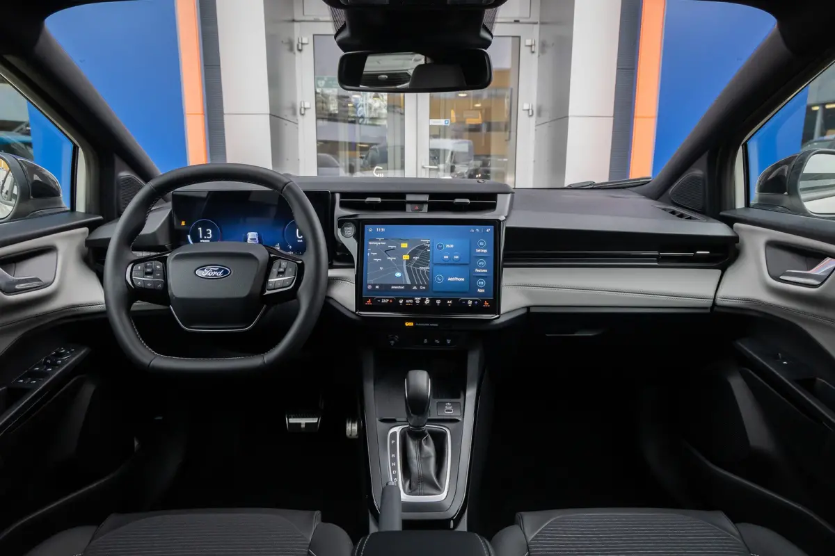 1.0 EcoBoost Sound Edition | High end B&O audio | Cruise adaptief | Matrix LED | Stuur/stoel/voorruit verwarming | Elektrisch bedienbare achterklep | Achteruitrijcamera | Afwijkende dakkleur