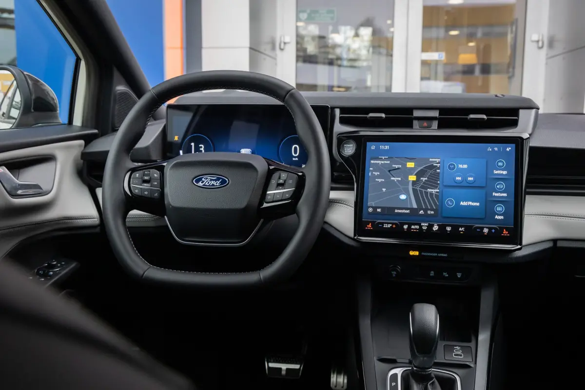 1.0 EcoBoost Sound Edition | High end B&O audio | Cruise adaptief | Matrix LED | Stuur/stoel/voorruit verwarming | Elektrisch bedienbare achterklep | Achteruitrijcamera | Afwijkende dakkleur