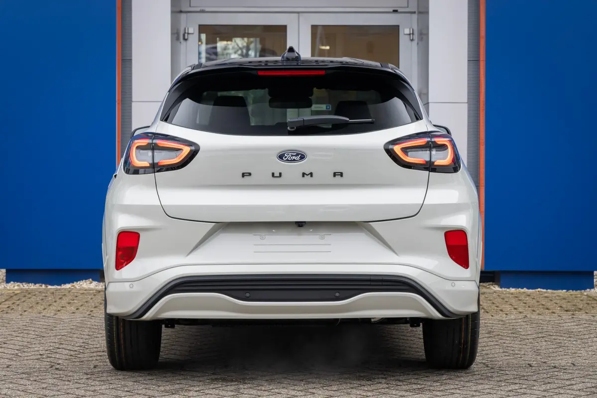 1.0 EcoBoost Sound Edition | High end B&O audio | Cruise adaptief | Matrix LED | Stuur/stoel/voorruit verwarming | Elektrisch bedienbare achterklep | Achteruitrijcamera | Afwijkende dakkleur