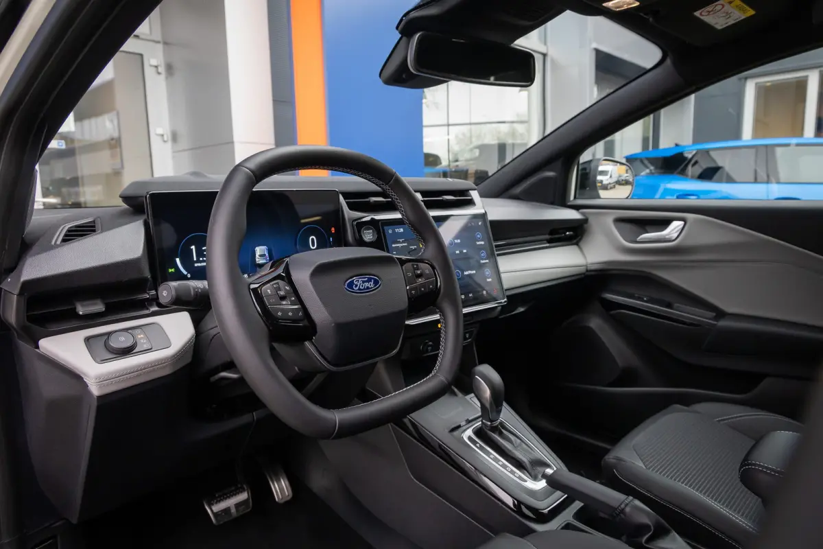 1.0 EcoBoost Sound Edition | High end B&O audio | Cruise adaptief | Matrix LED | Stuur/stoel/voorruit verwarming | Elektrisch bedienbare achterklep | Achteruitrijcamera | Afwijkende dakkleur