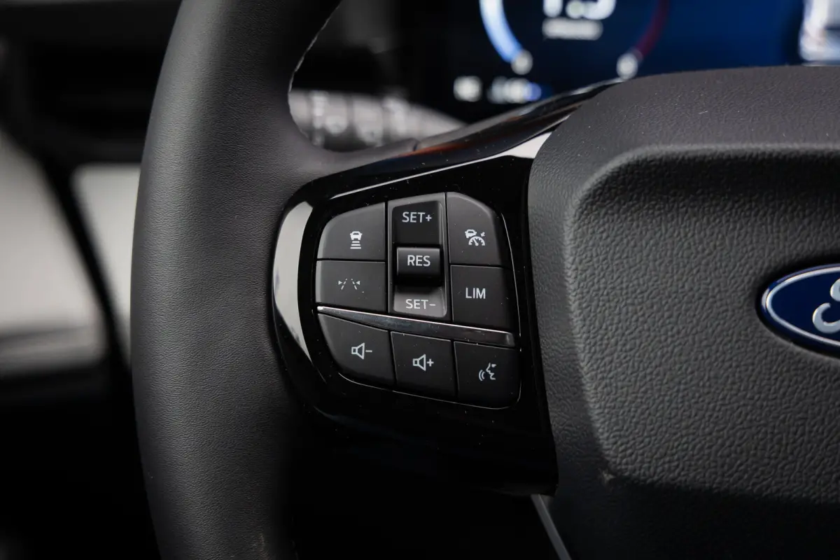 1.0 EcoBoost Sound Edition | High end B&O audio | Cruise adaptief | Matrix LED | Stuur/stoel/voorruit verwarming | Elektrisch bedienbare achterklep | Achteruitrijcamera | Afwijkende dakkleur