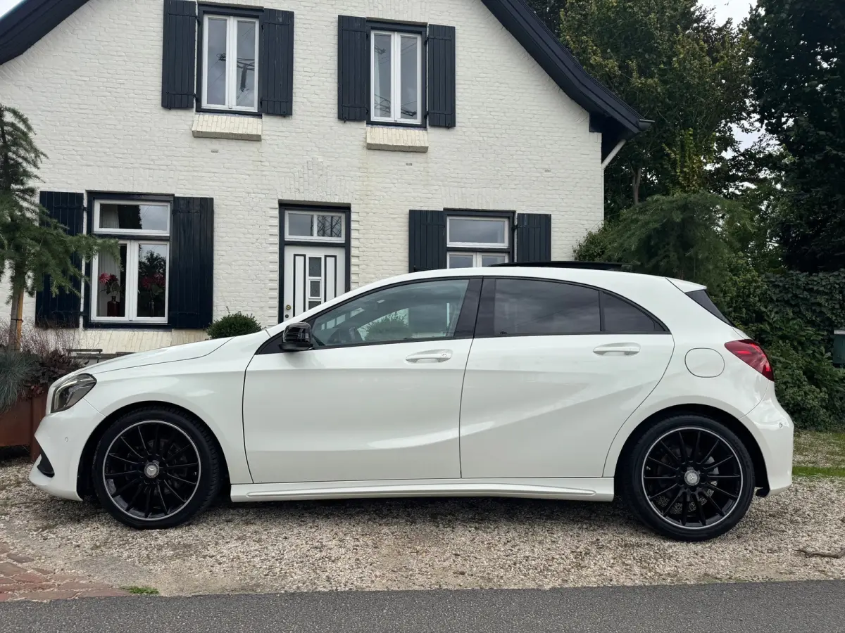 180 AMG Night Edition Plus|Pano|Automaat|