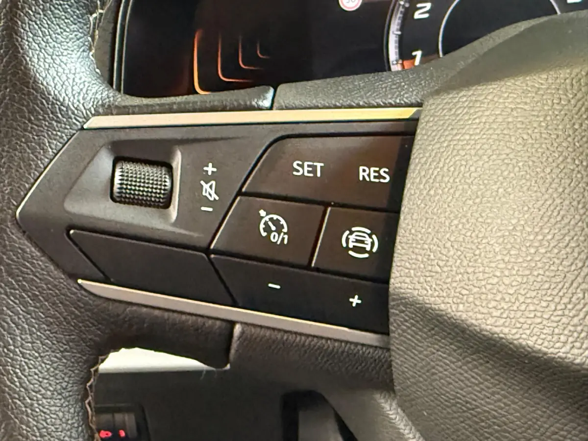 1.0 TSI Style Navi, Stoel/Verwarming, Cruise Control