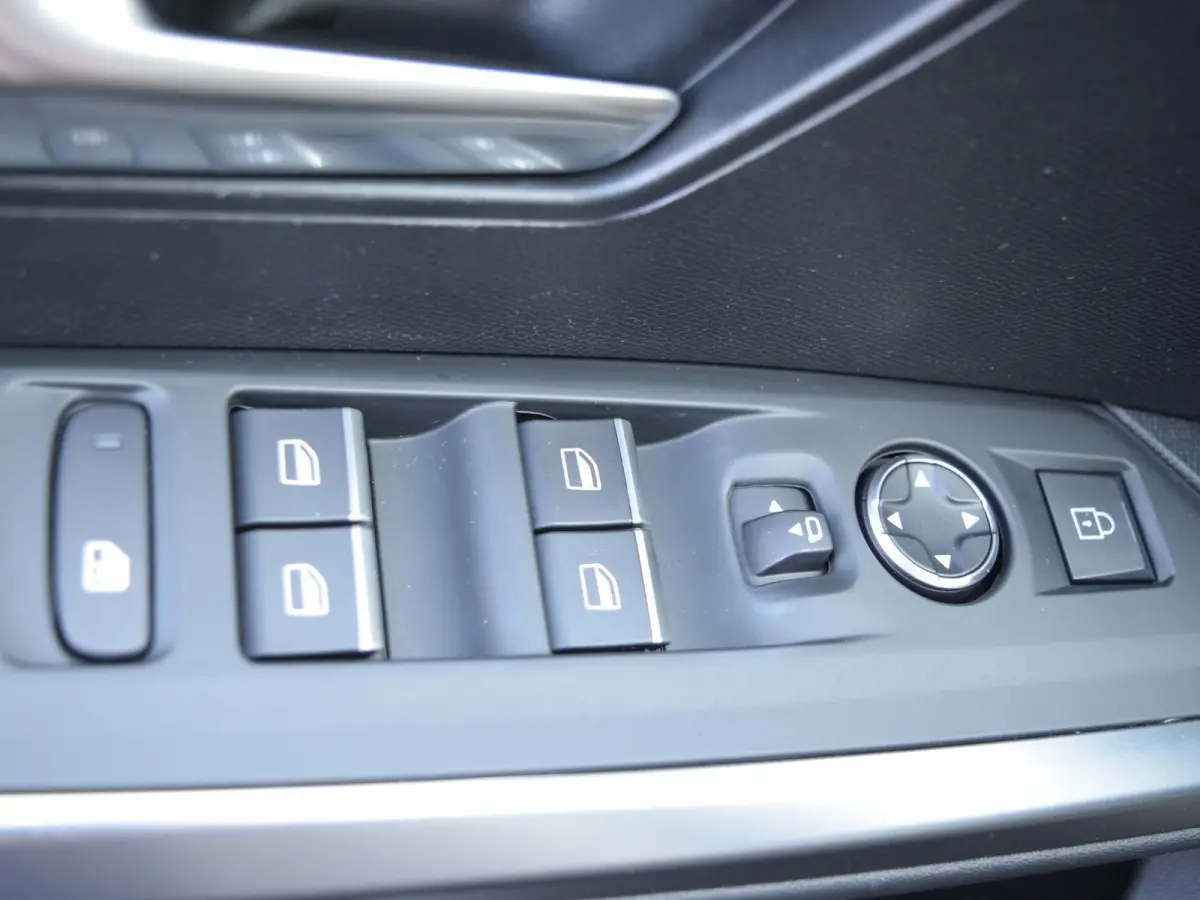 1.2 Hybrid 136 GT NAVIGATIE & CARPLAY | ACHTERUITRIJCAMERA MET SENSOREN | E.C.C. |