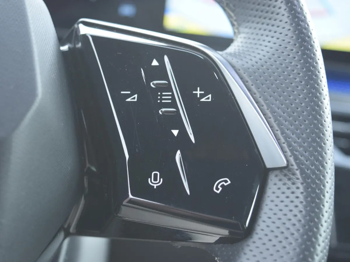 1.2 Hybrid 136 GT NAVIGATIE & CARPLAY | ACHTERUITRIJCAMERA MET SENSOREN | E.C.C. |