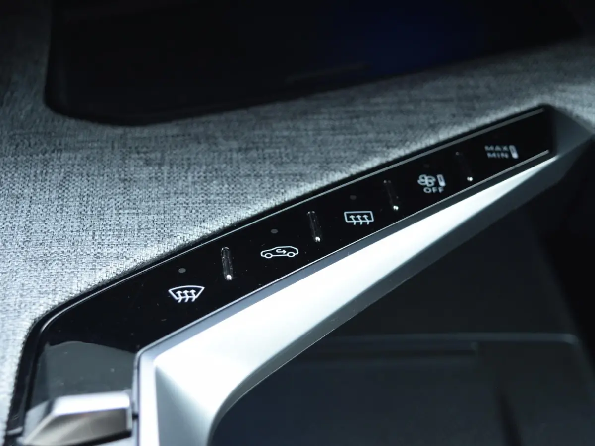 1.2 Hybrid 136 GT NAVIGATIE & CARPLAY | ACHTERUITRIJCAMERA MET SENSOREN | E.C.C. |
