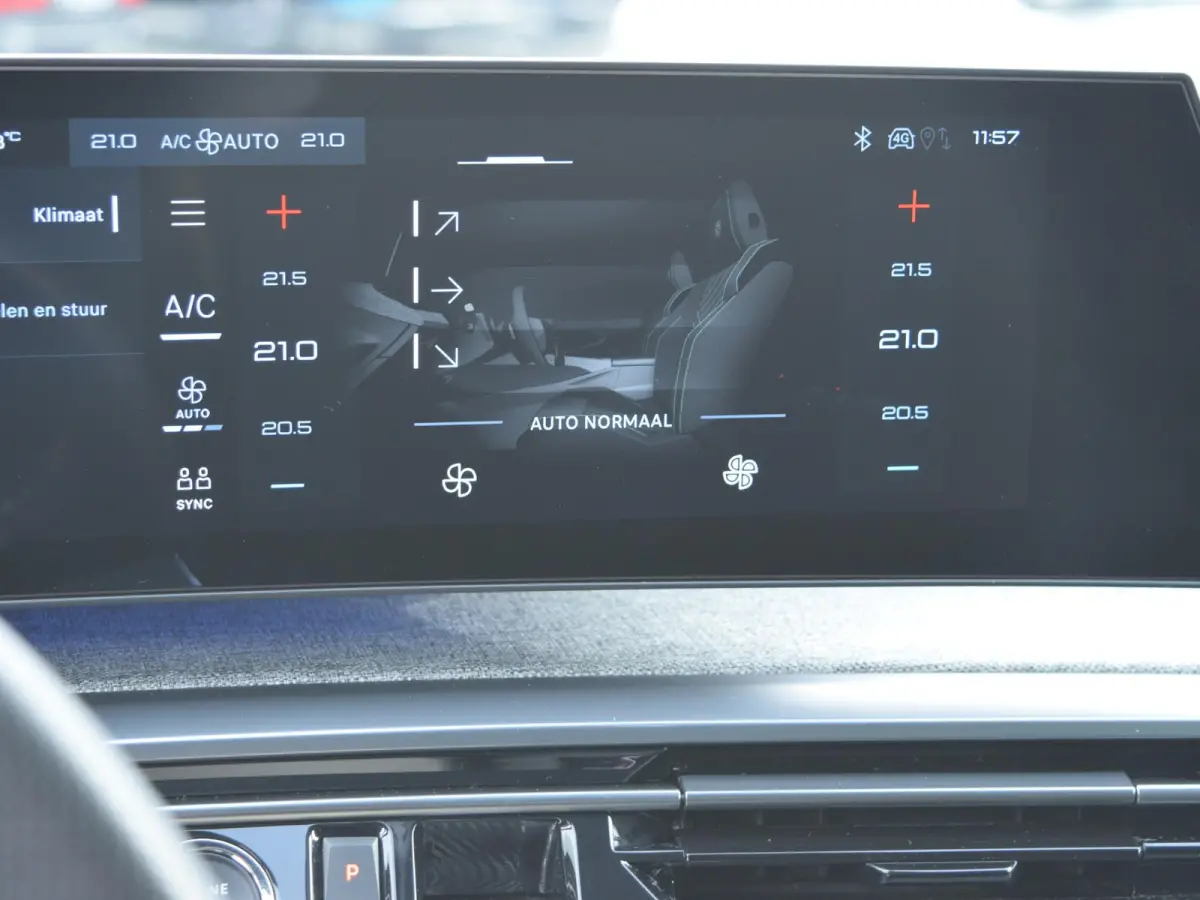 1.2 Hybrid 136 GT NAVIGATIE & CARPLAY | ACHTERUITRIJCAMERA MET SENSOREN | E.C.C. |