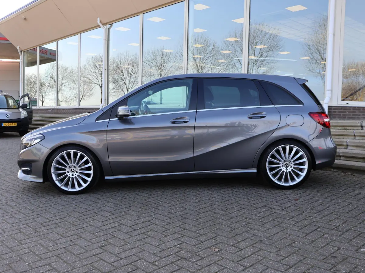 180 AUT. + 19 INCH LMV | TREKHAAK | LED | CAMERA | STOELVERW. | NAVIGATIE
