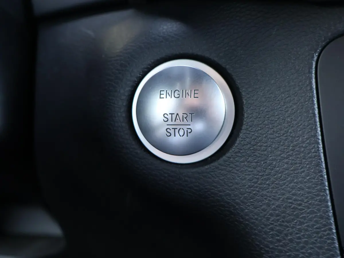 180 AUT. + 19 INCH LMV | TREKHAAK | LED | CAMERA | STOELVERW. | NAVIGATIE