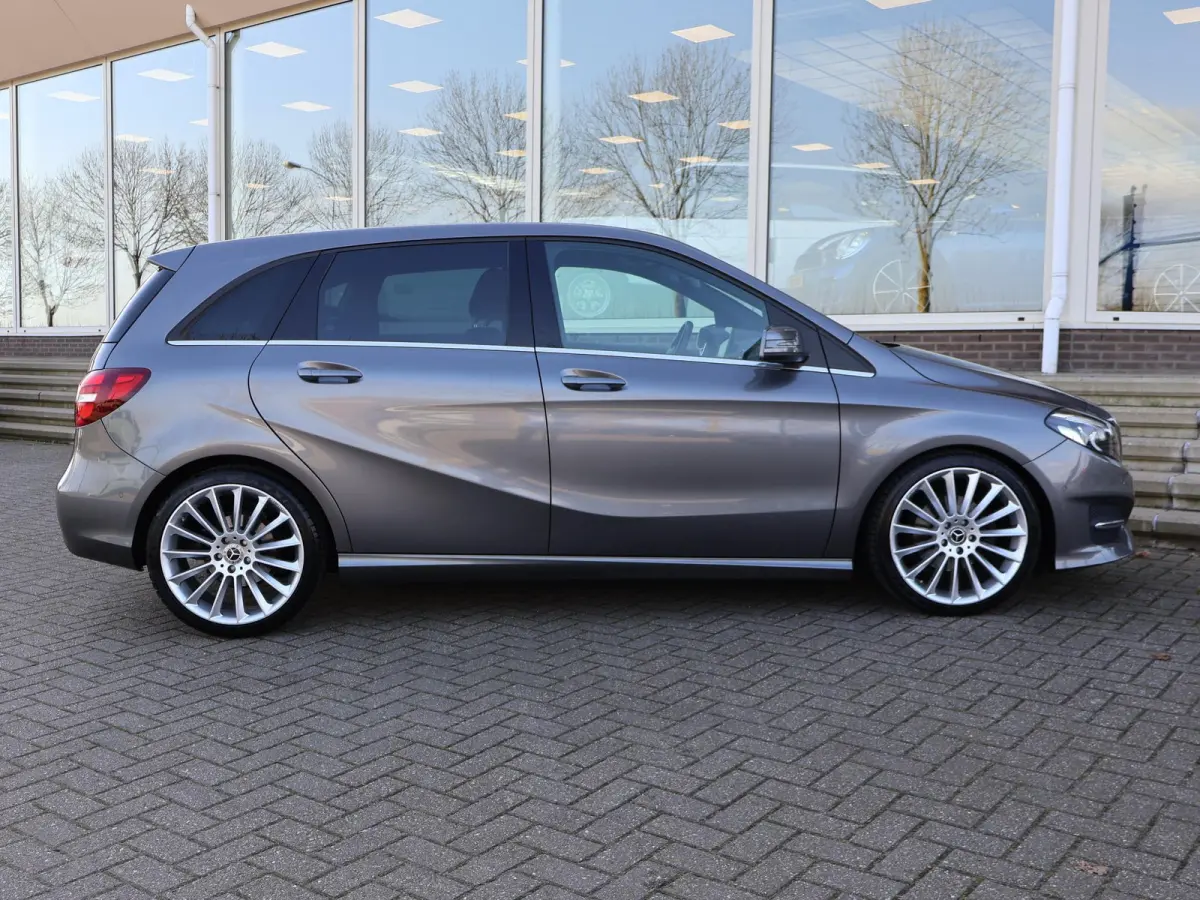 180 AUT. + 19 INCH LMV | TREKHAAK | LED | CAMERA | STOELVERW. | NAVIGATIE