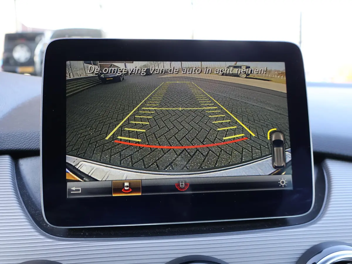 180 AUT. + 19 INCH LMV | TREKHAAK | LED | CAMERA | STOELVERW. | NAVIGATIE