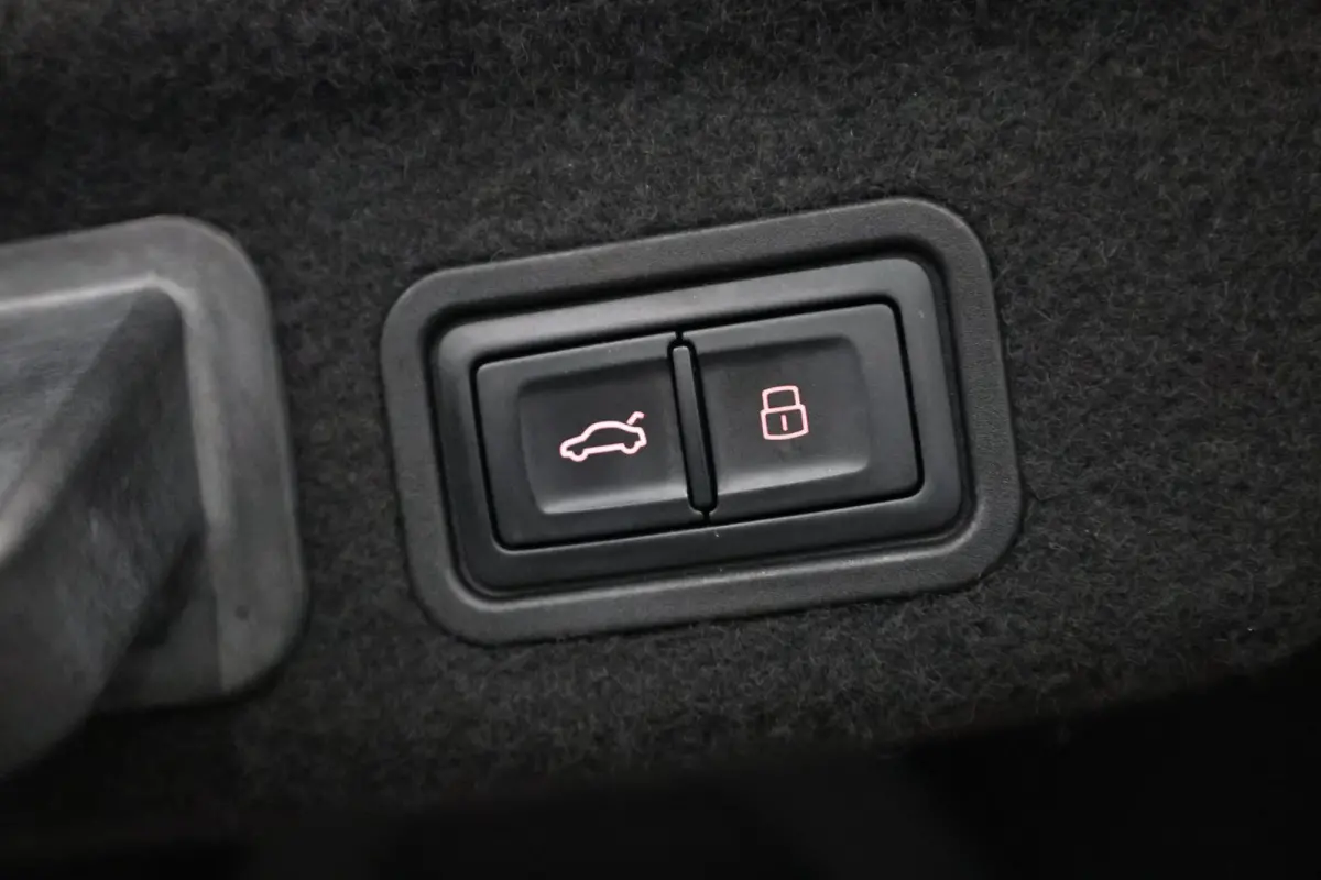 4.0 TFSI quattro KERAMISCH/NACHTZICHT/LUCHTV/SOFTCLOSE/DAK/LEER+S.VERKOELING+MASSAGE/21"LMV/360/ACC/ECC/12 MND GARANTIE!