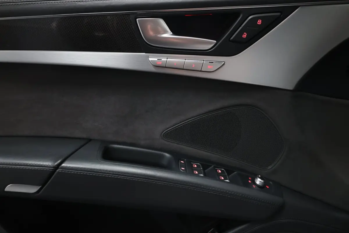 4.0 TFSI quattro KERAMISCH/NACHTZICHT/LUCHTV/SOFTCLOSE/DAK/LEER+S.VERKOELING+MASSAGE/21"LMV/360/ACC/ECC/12 MND GARANTIE!