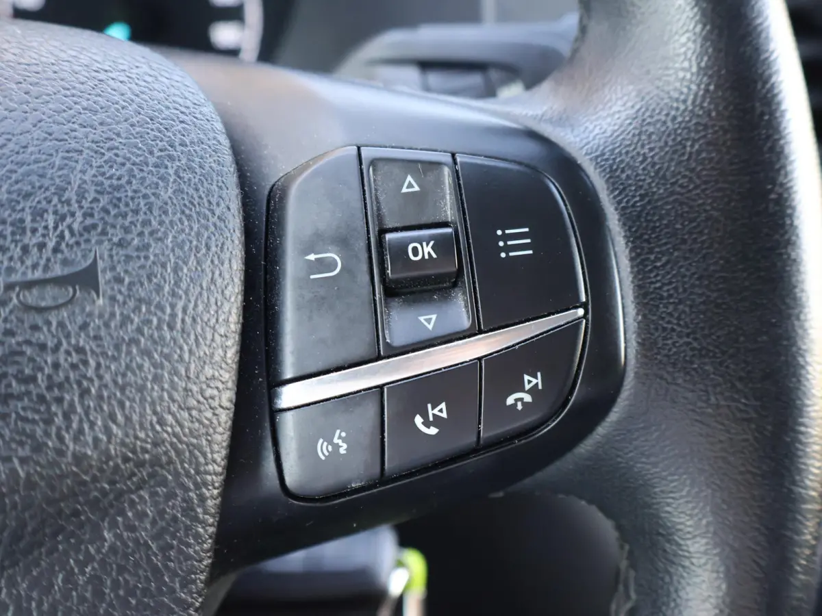 320 2.0 TDCI 130 PK TRAIL DUBBEL CABINE L2H1 6-PERS. + LEDER | RAPTOR GRILLE | CARPLAY | CAMERA | LMV