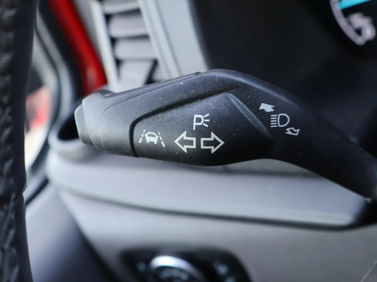 320 2.0 TDCI 130 PK TRAIL DUBBEL CABINE L2H1 6-PERS. + LEDER | RAPTOR GRILLE | CARPLAY | CAMERA | LMV