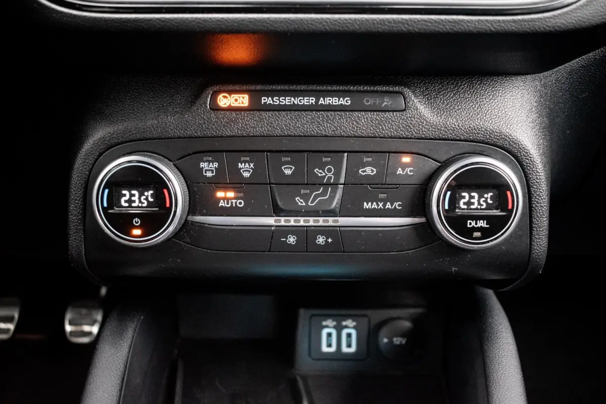 1.0 EcoBoost Hybrid ST Line X|CAMERA|CLIMATE|NAVI|CARPLAY|PDC
