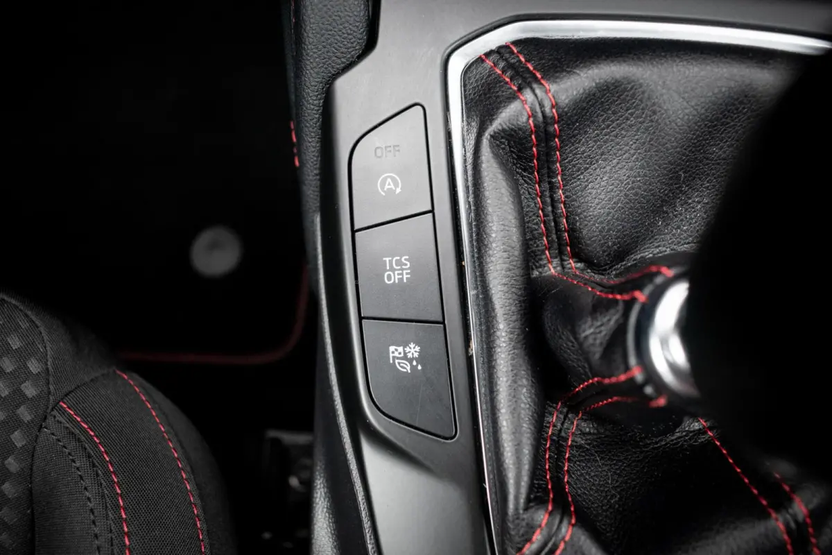 1.0 EcoBoost Hybrid ST Line X|CAMERA|CLIMATE|NAVI|CARPLAY|PDC