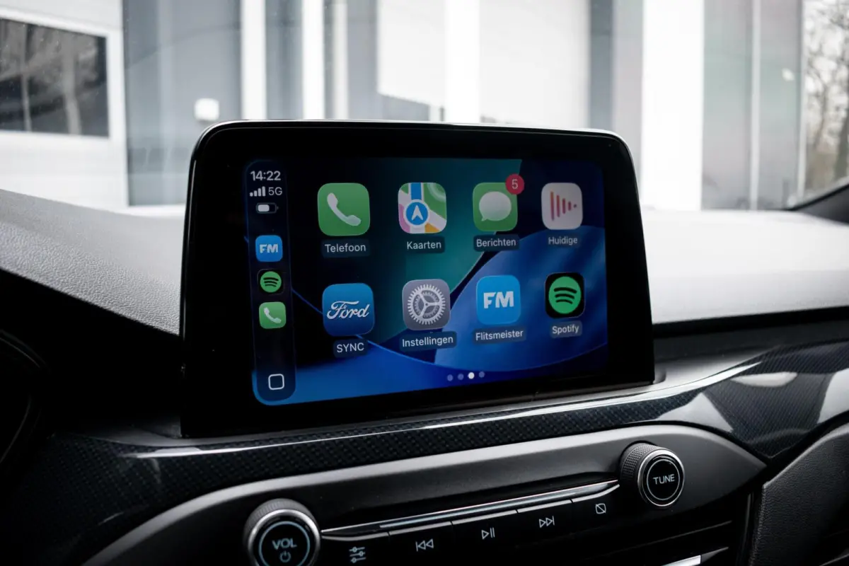 1.0 EcoBoost Hybrid ST Line X|CAMERA|CLIMATE|NAVI|CARPLAY|PDC