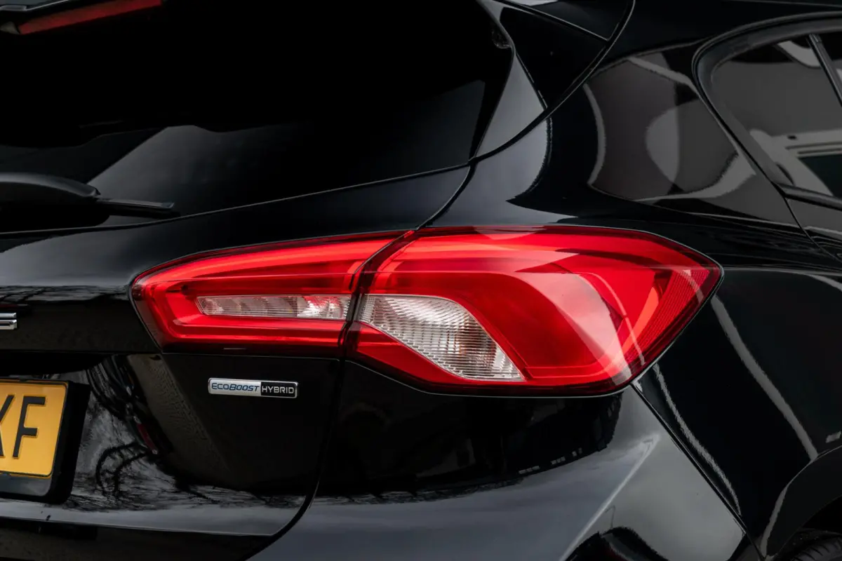 1.0 EcoBoost Hybrid ST Line X|CAMERA|CLIMATE|NAVI|CARPLAY|PDC