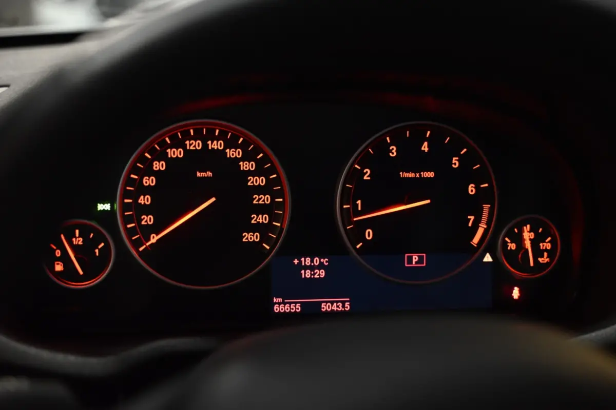 XDrive35i High Executive - Stuurverwarming - Achterbank Verwarmd - Xenon - Keyless Entry - Panoramadak - Navigatie Prof -