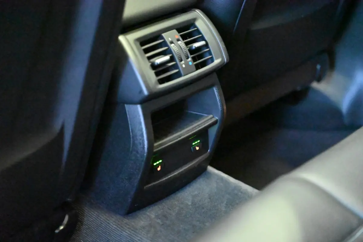 XDrive35i High Executive - Stuurverwarming - Achterbank Verwarmd - Xenon - Keyless Entry - Panoramadak - Navigatie Prof -