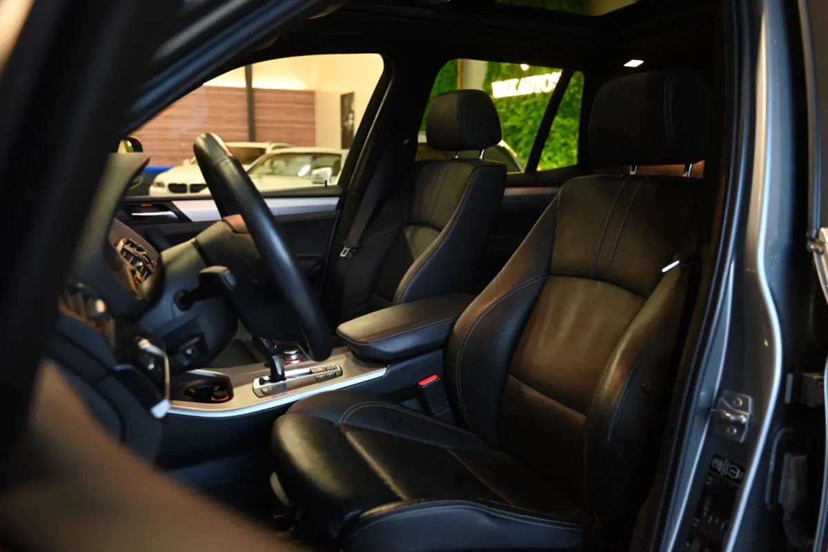 XDrive35i High Executive - Stuurverwarming - Achterbank Verwarmd - Xenon - Keyless Entry - Panoramadak - Navigatie Prof -