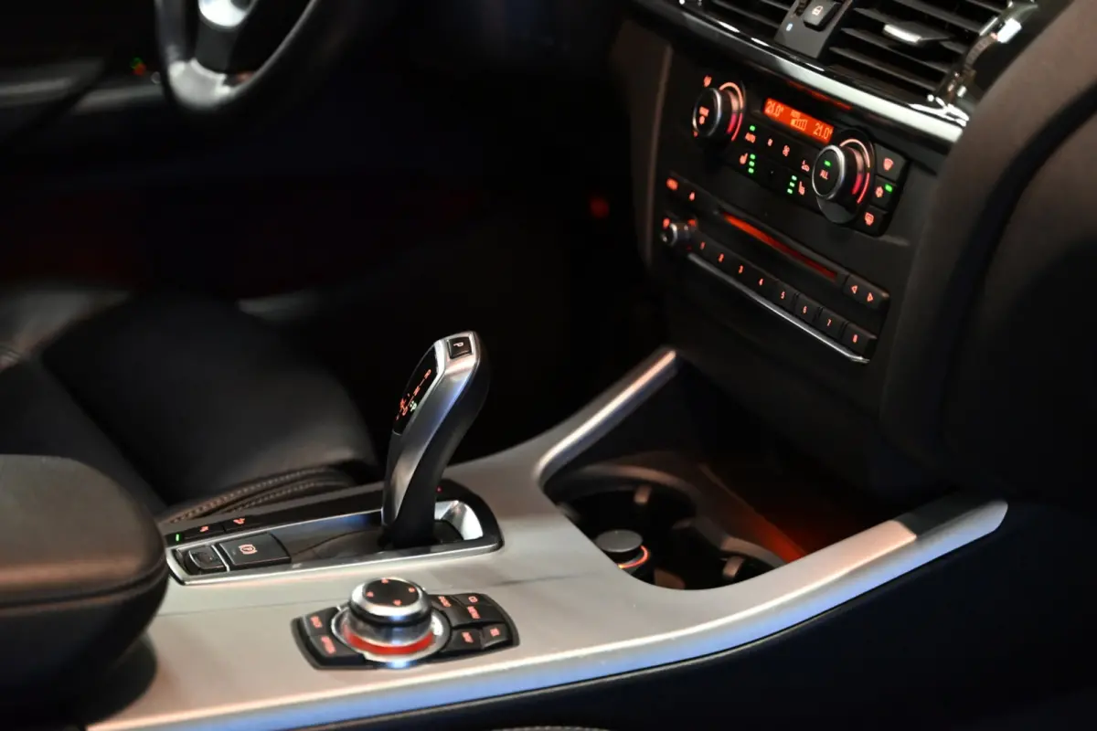 XDrive35i High Executive - Stuurverwarming - Achterbank Verwarmd - Xenon - Keyless Entry - Panoramadak - Navigatie Prof -