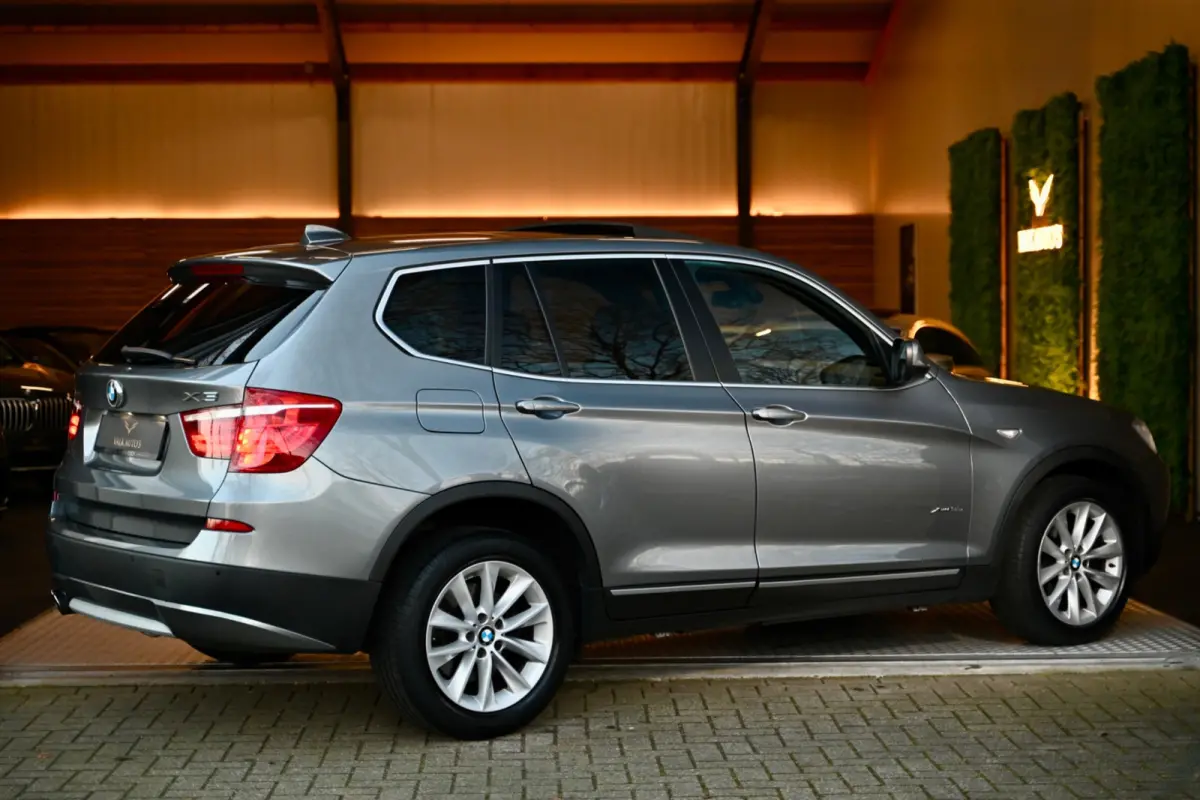 XDrive35i High Executive - Stuurverwarming - Achterbank Verwarmd - Xenon - Keyless Entry - Panoramadak - Navigatie Prof -