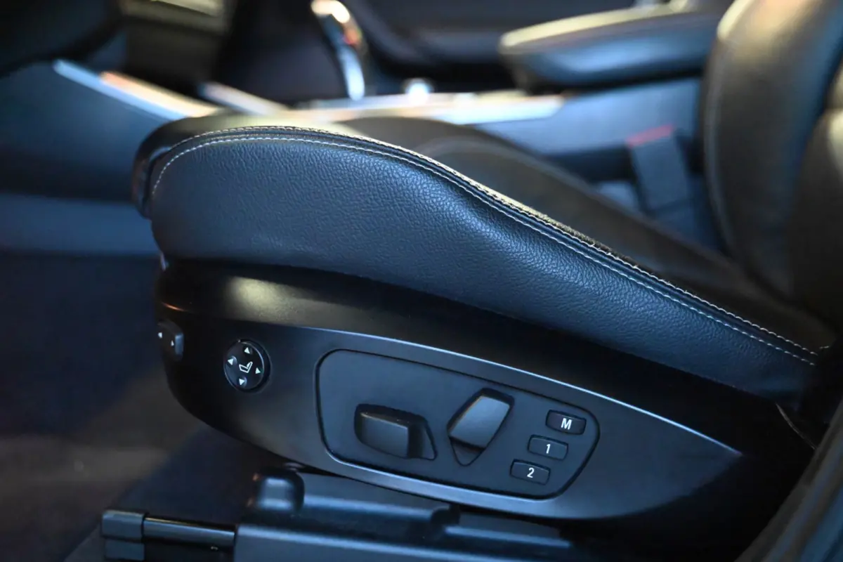XDrive35i High Executive - Stuurverwarming - Achterbank Verwarmd - Xenon - Keyless Entry - Panoramadak - Navigatie Prof -