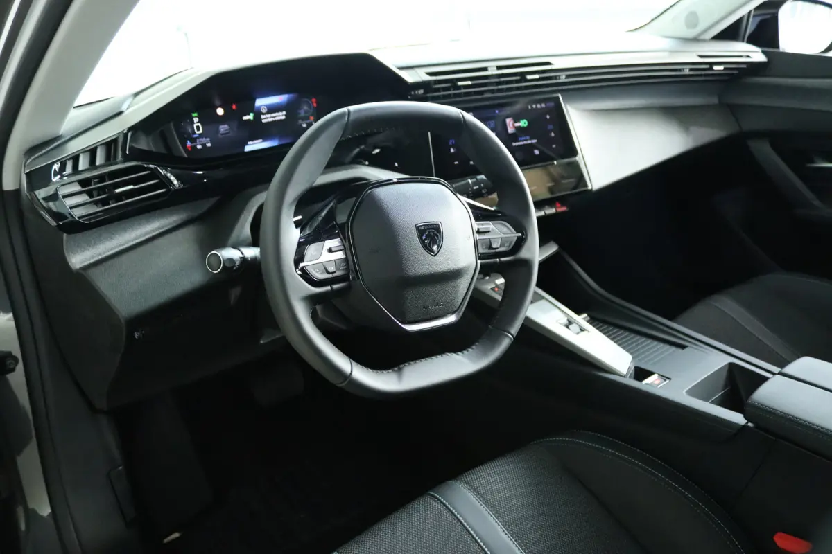 1.2 Hybrid 145 e-DCS6 Allure | Adapt. Cruise | 360 Camera | Navi | Carplay | LMV | LED | PDC | Climate