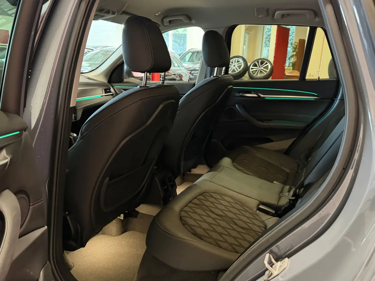 XDrive25e X-line - Trekhaak - Camera - Stoelverwarming