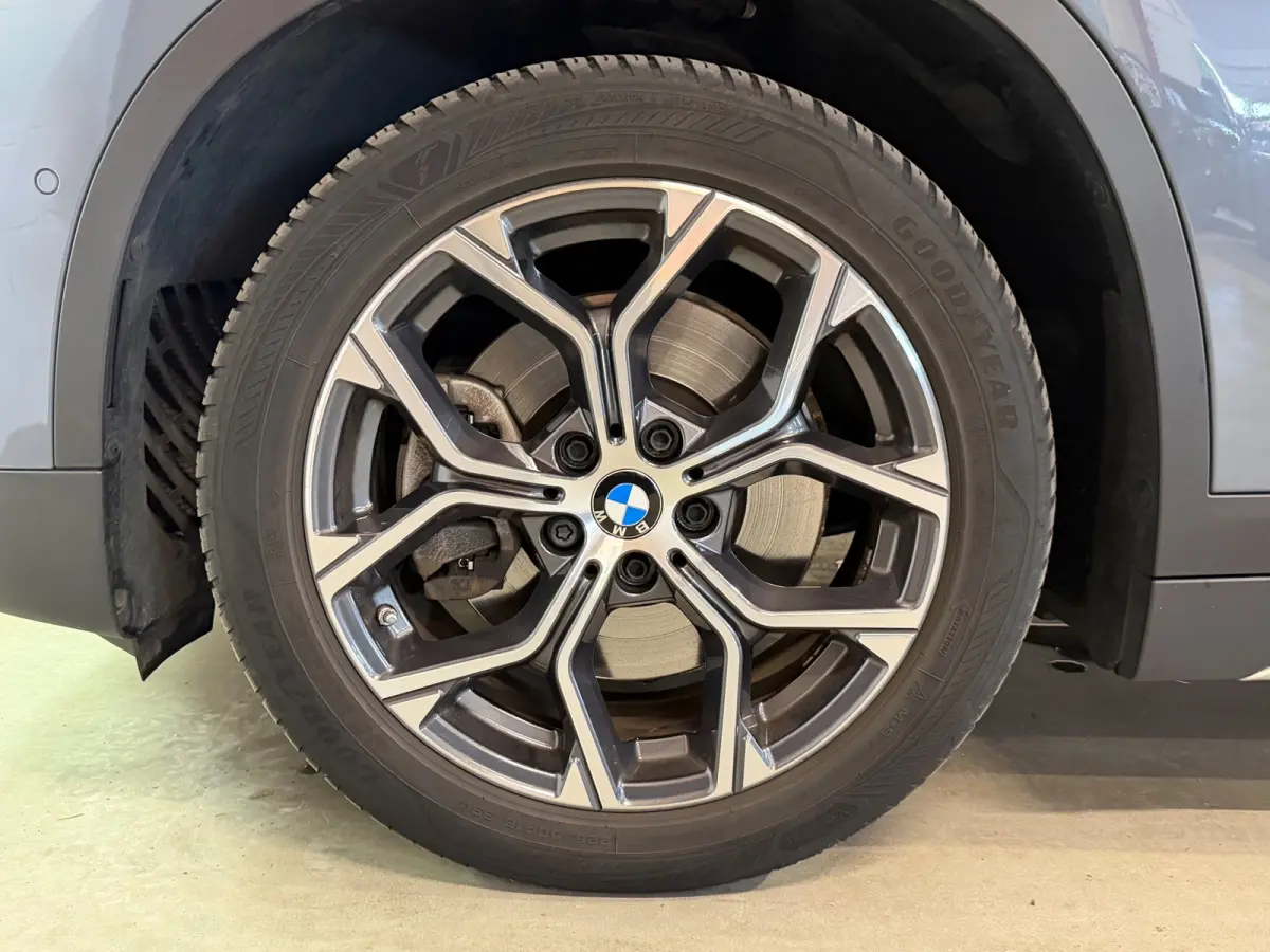 XDrive25e X-line - Trekhaak - Camera - Stoelverwarming