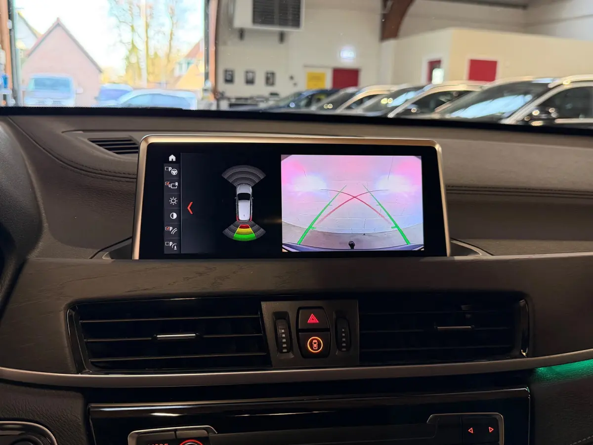 XDrive25e X-line - Trekhaak - Camera - Stoelverwarming