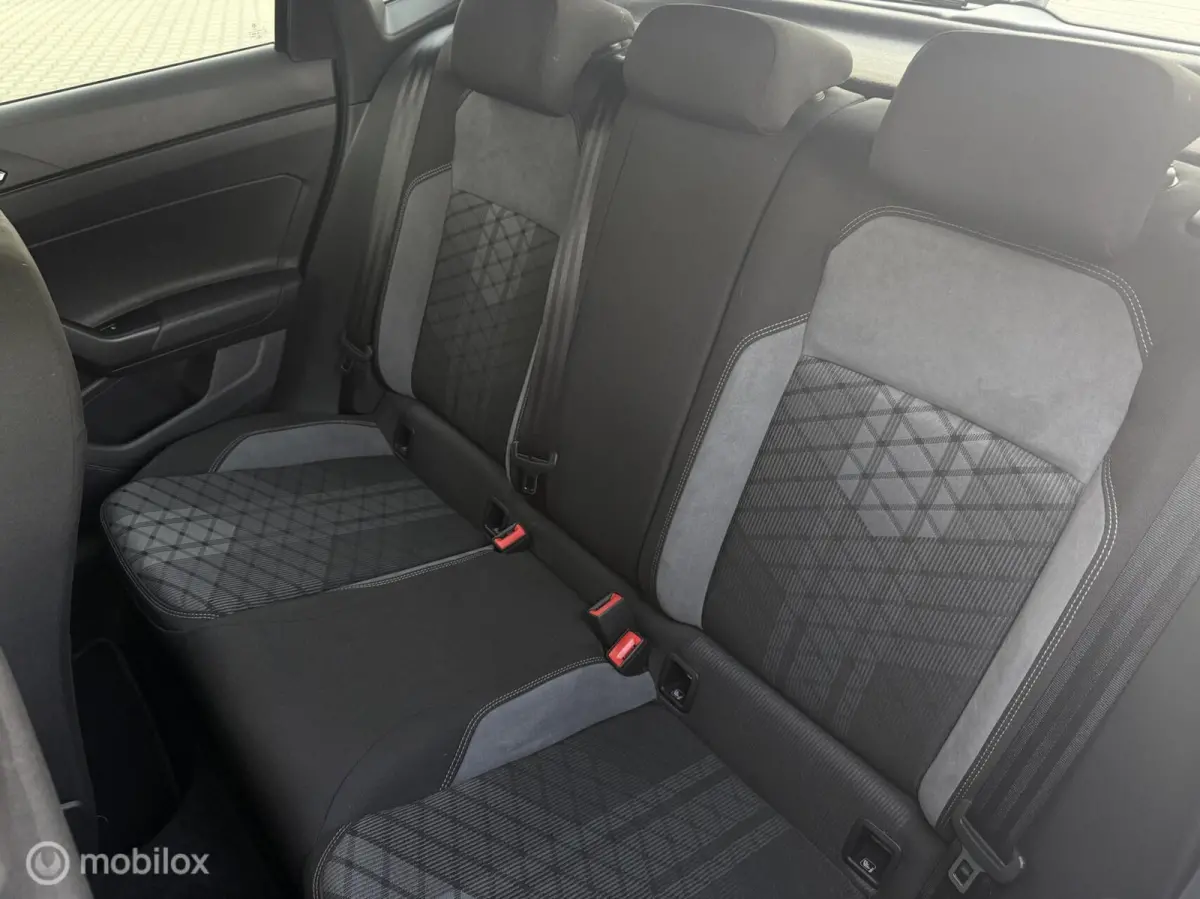 1.0 TSI R-Line Edition INCL BTW!!