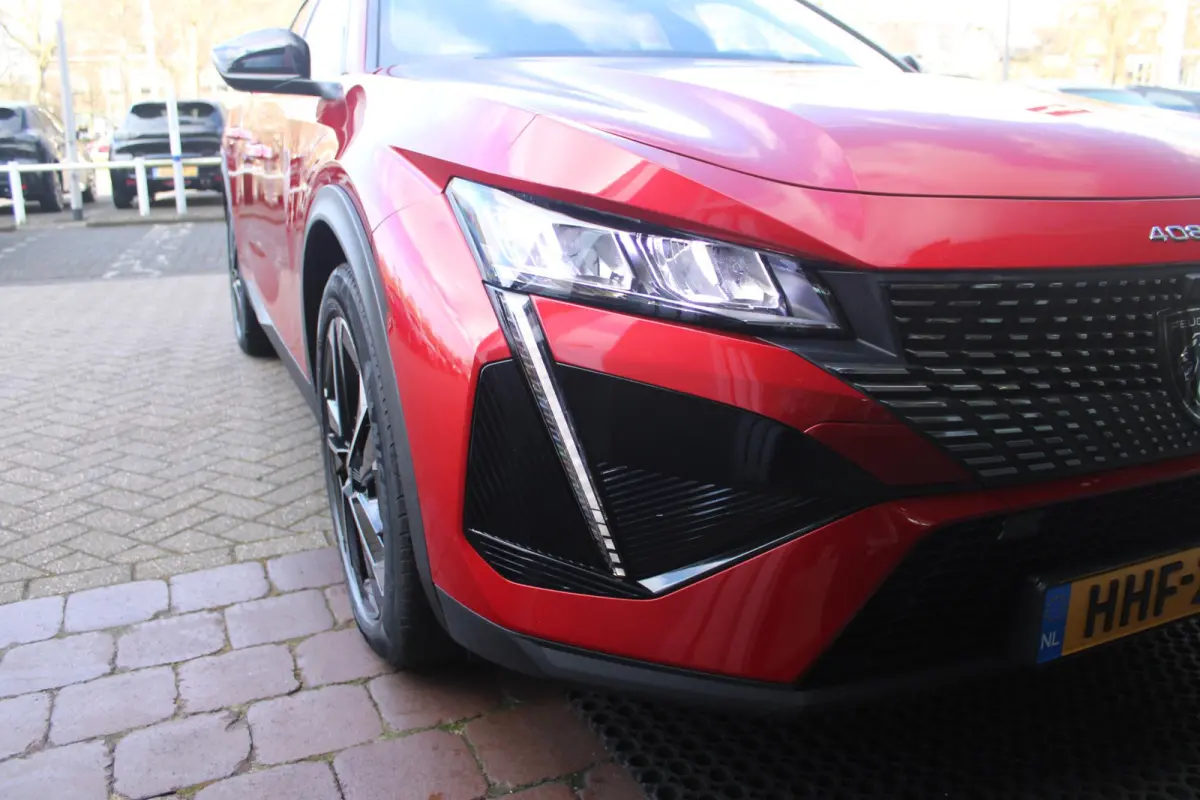 1.2 Hybrid 145PK ALLURE | ACHTERUITRIJ CAMERA | KEYLESS ENTRY/START | DRAADLOOS APPLE CARPLAY/ANDROID AUTO | DRAADLOOS TELEFOONLADEN | DAB+ RADIO | NAVIGATIE | ADAPTIVE CRUISE CONTROL | 19" 