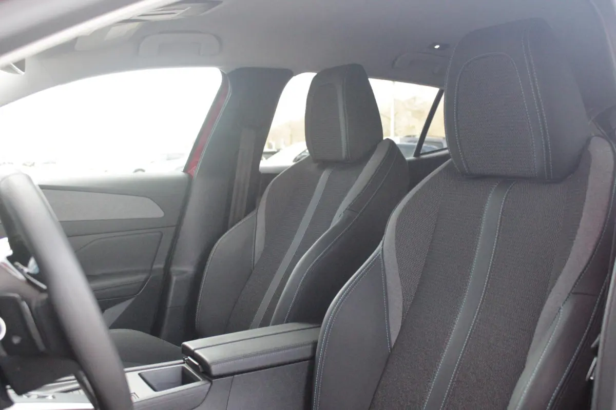 1.2 Hybrid 145PK ALLURE | ACHTERUITRIJ CAMERA | KEYLESS ENTRY/START | DRAADLOOS APPLE CARPLAY/ANDROID AUTO | DRAADLOOS TELEFOONLADEN | DAB+ RADIO | NAVIGATIE | ADAPTIVE CRUISE CONTROL | 19" 