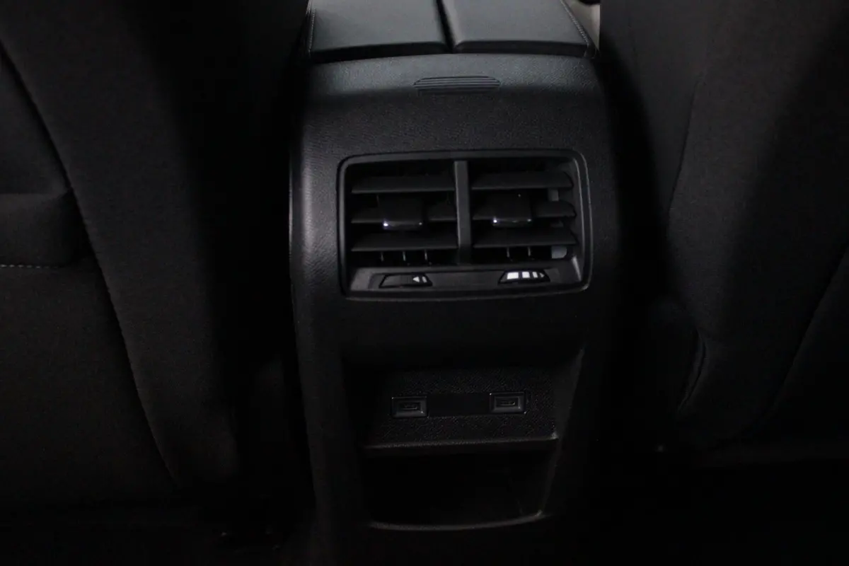 1.2 Hybrid 145PK ALLURE | ACHTERUITRIJ CAMERA | KEYLESS ENTRY/START | DRAADLOOS APPLE CARPLAY/ANDROID AUTO | DRAADLOOS TELEFOONLADEN | DAB+ RADIO | NAVIGATIE | ADAPTIVE CRUISE CONTROL | 19" 