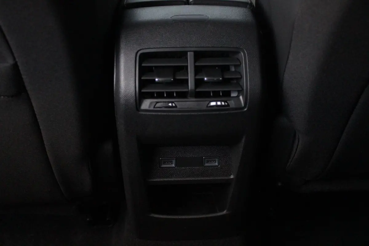 1.2 Hybrid 145PK ALLURE | ACHTERUITRIJ CAMERA | KEYLESS ENTRY/START | DRAADLOOS APPLE CARPLAY/ANDROID AUTO | DRAADLOOS TELEFOONLADEN | DAB+ RADIO | NAVIGATIE | ADAPTIVE CRUISE CONTROL | 19" 