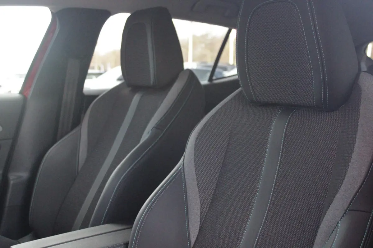1.2 Hybrid 145PK ALLURE | ACHTERUITRIJ CAMERA | KEYLESS ENTRY/START | DRAADLOOS APPLE CARPLAY/ANDROID AUTO | DRAADLOOS TELEFOONLADEN | DAB+ RADIO | NAVIGATIE | ADAPTIVE CRUISE CONTROL | 19" 