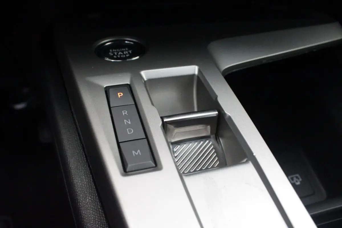 1.2 Hybrid 145PK ALLURE | ACHTERUITRIJ CAMERA | KEYLESS ENTRY/START | DRAADLOOS APPLE CARPLAY/ANDROID AUTO | DRAADLOOS TELEFOONLADEN | DAB+ RADIO | NAVIGATIE | ADAPTIVE CRUISE CONTROL | 19" 