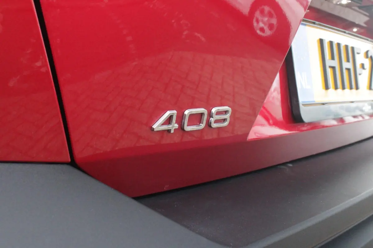 1.2 Hybrid 145PK ALLURE | ACHTERUITRIJ CAMERA | KEYLESS ENTRY/START | DRAADLOOS APPLE CARPLAY/ANDROID AUTO | DRAADLOOS TELEFOONLADEN | DAB+ RADIO | NAVIGATIE | ADAPTIVE CRUISE CONTROL | 19" 